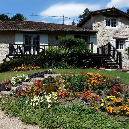 Вилла Moulin De Giroir Migne-Auxances Экстерьер фото