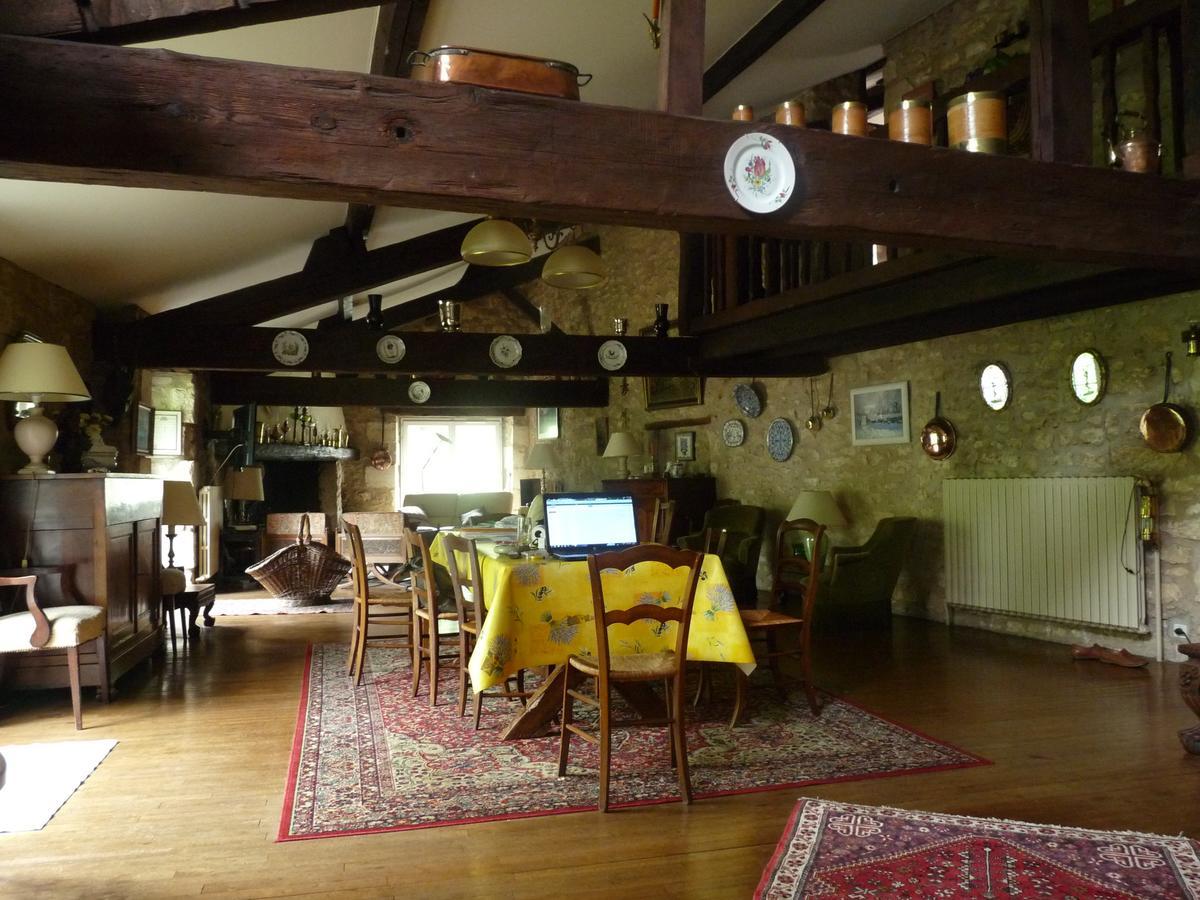 Вилла Moulin De Giroir Migne-Auxances Экстерьер фото